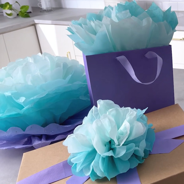 how to use tissue paper in a gift bag